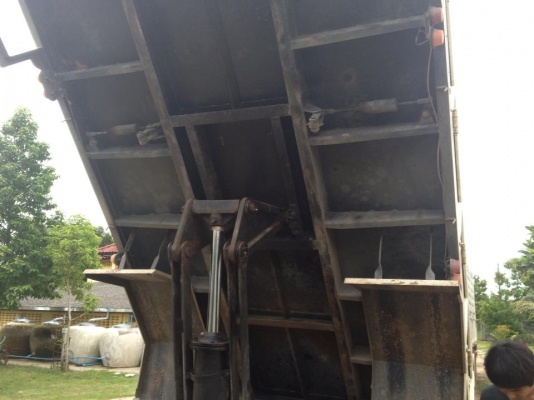 ISUZU   DECA 195 HP  หกล้อดั๊มพ์ รถสวยเอกสารพร้อมโอน