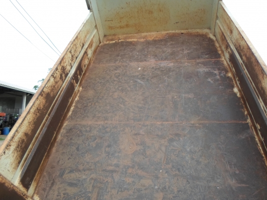 ISUZU   DECA 195 HP  หกล้อดั๊มพ์ รถสวยเอกสารพร้อมโอน