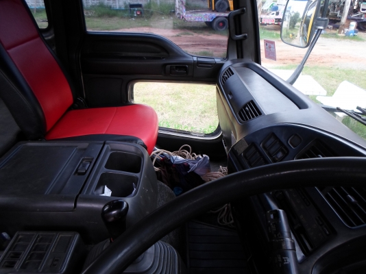 ISUZU   DECA 195 HP  หกล้อดั๊มพ์ รถสวยเอกสารพร้อมโอน