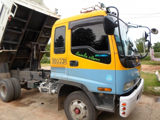 ISUZU   DECA 195 HP  หกล้อดั๊มพ์ รถสวยเอกสารพร้อมโอน