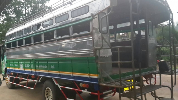 ขายด่วนหกล้อโดยสาร NQR 175แรงสภาพสวยสุดๆปี52เอกสารพร้อมรีโทร0811838154 0843923992 ขายด่วนหกล้อโดยสาร NQR 175แรงสภาพสวยสุดๆปี52เอกสารพร้อมรีโทร0811838154 0843923992