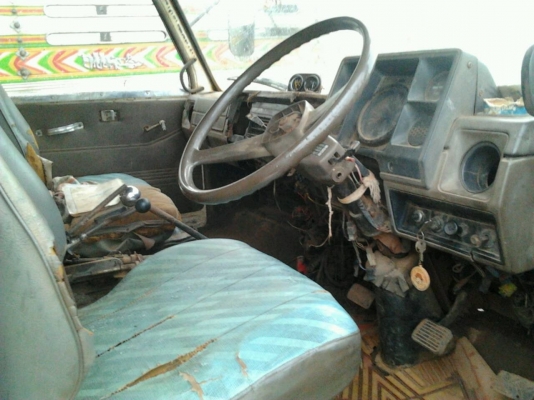 ISUZU JUMBO 175 HP 6BG1 สิบล้อดั๊มพ์ 2 เพลา กระบะดั๊มพ์เหล็ก 12 ตันสภาพดีพร้อมบรรทุกได้เลย เครื่องแน่นแรงดี ภายในเก๋งคอนโซลครบพร้อม พวงมาลัยเพาเวอร์ ช่วงล่างใหญ่คัชซีไม่มีบวม ยางสภาพดี 70\% พร้อมบรรทุกพร้อมใช้งาน เอกสารทะเบียนครบพร้อมโอน ราคาต่อรองได้ครับ