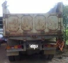 ISUZU JUMBO 175 HP 6BG1 สิบล้อดั๊มพ์ 2 เพลา กระบะดั๊มพ์เหล็ก 12 ตันสภาพดีพร้อมบรรทุกได้เลย เครื่องแน่นแรงดี ภายในเก๋งคอนโซลครบพร้อม พวงมาลัยเพาเวอร์ ช่วงล่างใหญ่คัชซีไม่มีบวม ยางสภาพดี 70\% พร้อมบรรทุกพร้อมใช้งาน เอกสารทะเบียนครบพร้อมโอน ราคาต่อรองได้ครับ