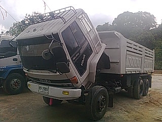 ขายรถ 10 ล้อดัมพ์ ISUZU คัสซีจัมโบ้ 3469055 หัวเก๋งROCKY เครื่อง 6SD1-713201 240 แรงม้า เกียร์ฟูลเลอร์ มีระบบลากพ่วง แอร์เย็นฉ่ำ ปั๊มไฮดรอลิคยกดัมพ์ขนาด 20 ตัน ประกันชั้น 3 เอกสารเล่มทะเบียนพร้อมภาษี 31/3/2557 คัสซีสวย ราคา 950000