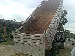 ขายรถ 10 ล้อดัมพ์ ISUZU คัสซีจัมโบ้ 3469055 หัวเก๋งROCKY เครื่อง 6SD1-713201 240 แรงม้า เกียร์ฟูลเลอร์ มีระบบลากพ่วง แอร์เย็นฉ่ำ ปั๊มไฮดรอลิคยกดัมพ์ขนาด 20 ตัน ประกันชั้น 3 เอกสารเล่มทะเบียนพร้อมภาษี 31/3/2557 คัสซีสวย ราคา 950000