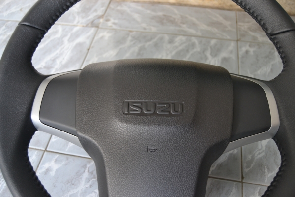 ขายวงพวงมาลัย Isuzu All D-max  3000 บาท