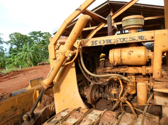 รถแทรกเตอร์ ยี่ห้อ KOMATSU รุ่น D-50-A