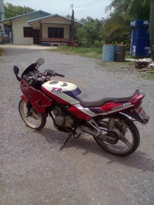 kawasaki kr 150 cc. 12,000