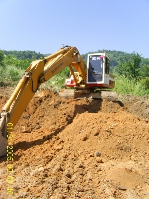 ขายรถแบ็คโฮ KOMAYSU PC -200-5 ตูดแดง ไฟฟ้าครบ แต่จอเสีย