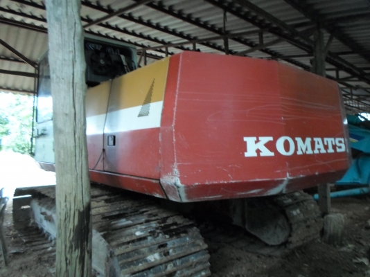 ขายรถแบ็คโฮ KOMAYSU PC -200-5 ตูดแดง ไฟฟ้าครบ แต่จอเสีย