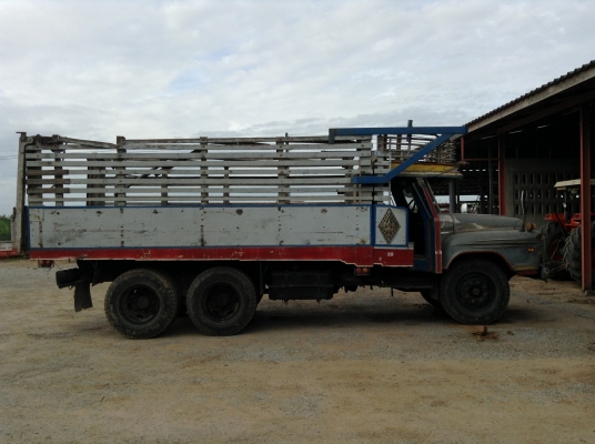 รถสิบล้อหน้ายาว