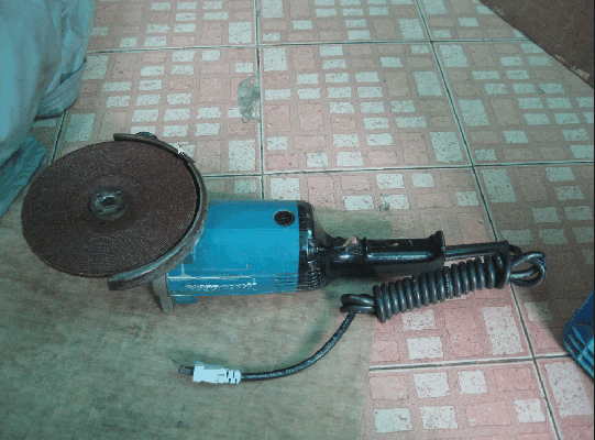 ขายด่วน หินเจีย7" Makita 9607NB 1800W MADE IN JAPAN แท้100\% ขายด่วน หินเจีย7" Makita 9607NB 1800W MADE IN JAPAN แท้100\%