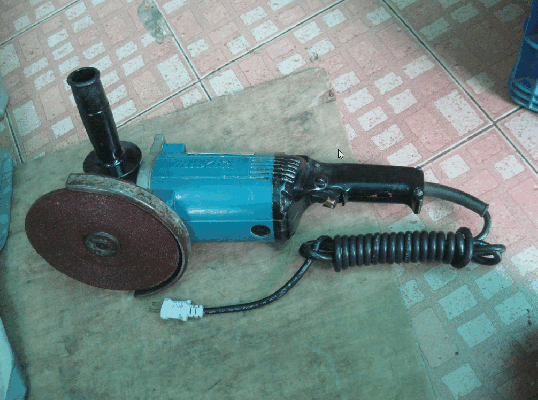 ขายด่วน หินเจีย7" Makita 9607NB 1800W MADE IN JAPAN แท้100\% ขายด่วน หินเจีย7" Makita 9607NB 1800W MADE IN JAPAN แท้100\%