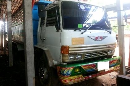 10ล้อดั้มHINO 227ปี90 ดั้มพรชัย ลูกไม่ดั้ม (รถวิ่งอ้อยอย่างเดียว)