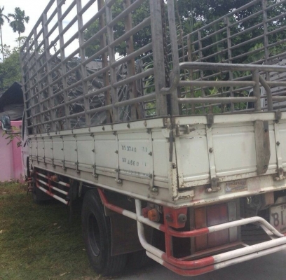ISUZU NPR 130 HP 4HG1 ปี 51 กระบะคอกเหล็กความยาว 5 เมตร รถสวยภายในครบพร้อม แอร์เย็น พวงมาลัยเพาเวอร์ กระจกปรับไฟฟ้า ช่วงล่างแน่นคัชซีสวยมาก ยาง 8.25 ขอบ 16 สภาพดี 80\% พร้อมบรรทุกพร้อมใช้งาน เอกสารทะเบียนภาษีครบพร้อมโอน ราคาต่อรองได้ครับ