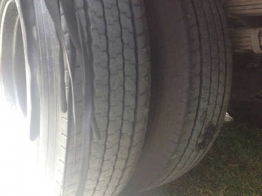 ISUZU NPR 130 HP 4HG1 ปี 51 กระบะคอกเหล็กความยาว 5 เมตร รถสวยภายในครบพร้อม แอร์เย็น พวงมาลัยเพาเวอร์ กระจกปรับไฟฟ้า ช่วงล่างแน่นคัชซีสวยมาก ยาง 8.25 ขอบ 16 สภาพดี 80\% พร้อมบรรทุกพร้อมใช้งาน เอกสารทะเบียนภาษีครบพร้อมโอน ราคาต่อรองได้ครับ