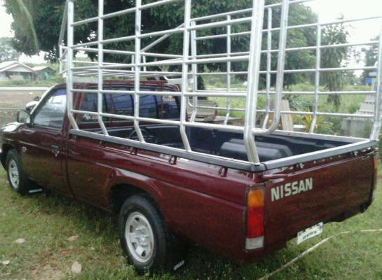 NISSAN BIG M 2.5 MT ปี 38 สวยจัดรอบคัน กระบะคอกเหล็กครบพร้อมบรรทุกได้เลย เครื่องฝาแดงแห้งดีแรงดีไม่เยิ้ม ภายในเก๋งคอนโซลสวย แอร์ พวงมาลัยธรรมดา กระบะปูพื้นยางลายเนอร์ ช่วงล่างแน่น ล้อแม็กลายสวย ยางสภาพดี 4 เส้นประมาณ 70\% เอกสารทะเบียนภาษีครบพร้อมโอน ราคาต