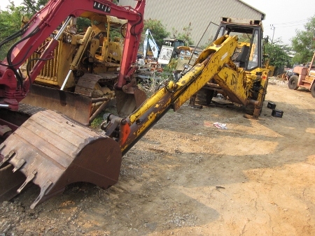 ขาย-รถหน้าตักหลังขุด แบบ 3 in 1 (ขุด, ตัก, ยก) ขับเคลื่อน 4 ล้อ JCB: 3CX มือขุดแบบคอสไลด์ มือสองนำเข้าจากญี่ปุ่น