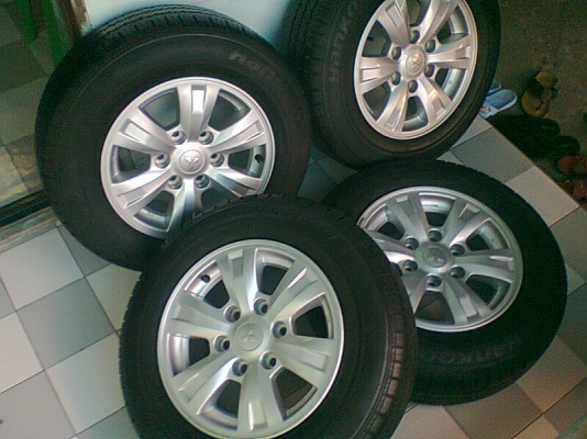 แม็กพร้อมยาง TRITON PLUS สภาพป้ายแดง