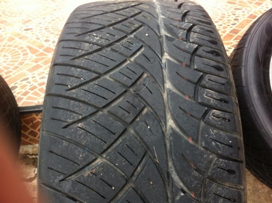 ขายแม็กซ์ขอบ  20 พร้อมยาง  6  รู