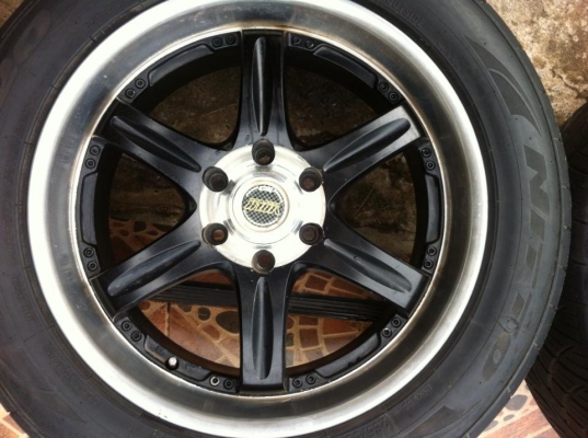 ขายแม็กซ์ขอบ  20 พร้อมยาง  6  รู