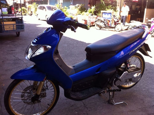 nouvo ตัวเก่า ปี 47 สีน้ำเงิน รถสวย เดิม เท่ห์ๆ ไม่ต้องแต่งแล้ว เครื่องดี ไม่มีควันขาว เฟืองไม่หอน ราคานี้โอนให้ฟรีไปเลย nouvo ตัวเก่า ปี 47 สีน้ำเงิน รถสวย เดิม เท่ห์ๆ ไม่ต้องแต่งแล้ว เครื่องดี ไม่มีควันขาว เฟืองไม่หอน ราคานี้โอนให้ฟรีไปเลย