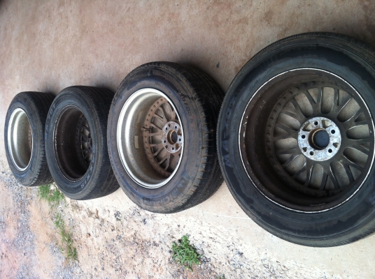 ขายแม็กซ์  ขอบ17  พร้อมยาง 5รู