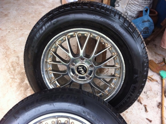 ขายแม็กซ์  ขอบ17  พร้อมยาง 5รู