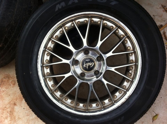 ขายแม็กซ์  ขอบ17  พร้อมยาง 5รู