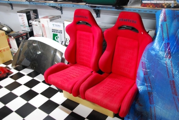 ขายเบาะRED BRIDE ซิ่งๆพร้อมรางสภาพงามเทพครับ(ส่งได้ทั่วไทย)