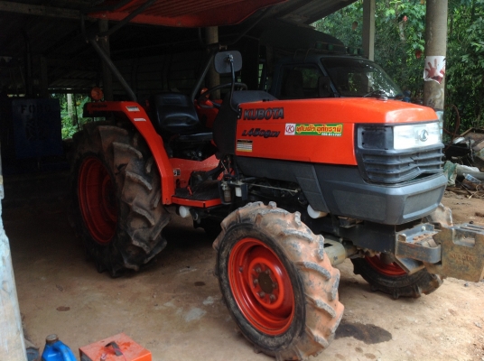 คูโบต้า 45แรงม้า ใช้น้อยมาก สภาพเยี่ยมคับผม ติดต่อ 080-1405528