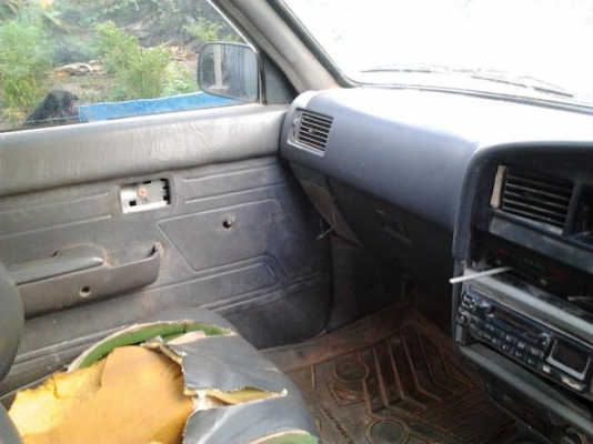 ***ขายแล้วครับขอบคุณ Truck2hand ขาย กระบะแค็ป ราคาเบาๆ TOYOTA HILUX MIGHTY-X 2.5 X-TRA CAB YN90 ปี37/94 วางเครื่อง2L ดีเซล2.5 (ใบคุมยังไม่ลงเล่ม) เครื่องแรง ไม่หลวม ช่วงล่างแน่นคัสซีสวยไม่ผุไม่ดาม กระบะวางใหม่ โป่งหลัง หัวเก๋งดีไม่ผุ ภายในดีคอนโซลครบ พ.พา