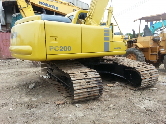 KOMATSU PC200