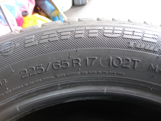 ขายยาง michelin latitude 225/65/17 ปี 10