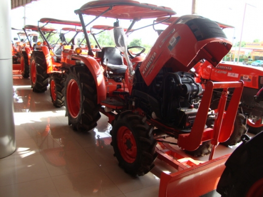 รุ่น 36 แรงม้า พร้อมใบดันคานล่าง รุ่น 36 แรงม้า พร้อมใบดันคานล่าง