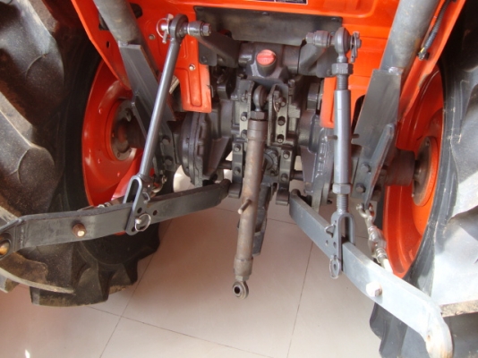 รุ่น 36 แรงม้า พร้อมใบดันคานล่าง รุ่น 36 แรงม้า พร้อมใบดันคานล่าง