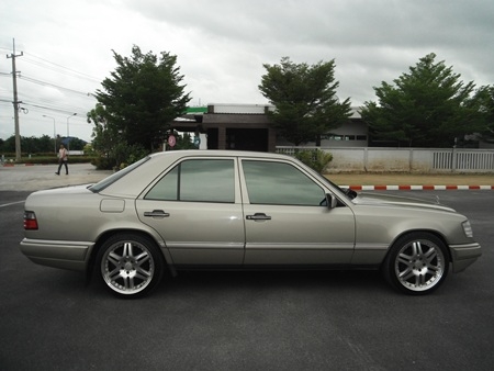 ขายรถเบนซ์ ปี 1989 BENZ, E320 โฉม W124 E หน้า