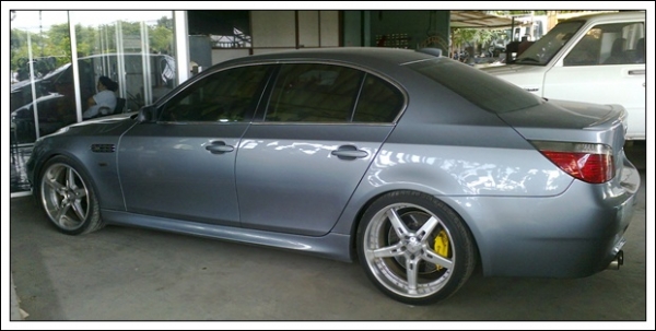 BMW ซีรี่ย์ 5 ชุดเเต่ง M5 รอบคัน เบรค brembo  แม็กซ์ 20 &quot;