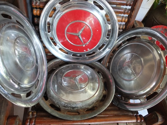 ขายฝาครอบล้อ benz 1วง