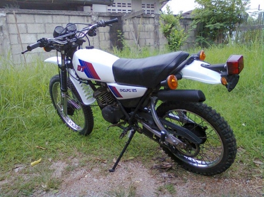 ขายyamaha dt125mono..สภาพตามรูปทะเบียนเต็ม(มี.ค57)+โอน26,500บาท ขายyamaha dt125mono..สภาพตามรูปทะเบียนเต็ม(มี.ค57)+โอน26,500บาท