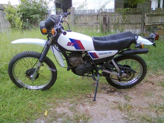 ขายyamaha dt125mono..สภาพตามรูปทะเบียนเต็ม(มี.ค57)+โอน26,500บาท ขายyamaha dt125mono..สภาพตามรูปทะเบียนเต็ม(มี.ค57)+โอน26,500บาท
