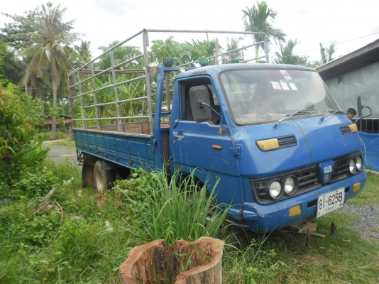 หกล้อ isuzu เครื่อง 100แรงฝาขาว