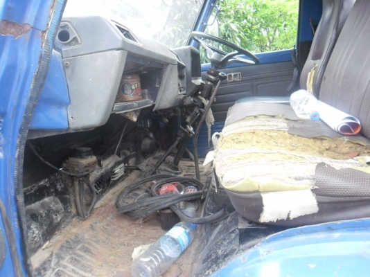 หกล้อ isuzu เครื่อง 100แรงฝาขาว