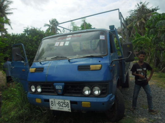 หกล้อ isuzu เครื่อง 100แรงฝาขาว