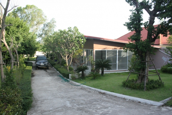 ขายบ้านพร้อมที่ดิน 1 ไร่ 19 ตรว.อ่างเก็บน้ำมาบประชัน