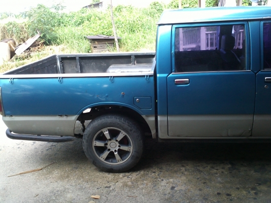 ขายอีซูซุ kb 4ประตู เครื่องเดิมเครื่องดีซัสซีไม่ผุ64000ครับต่อรองได้คับสนใจ 0802373520