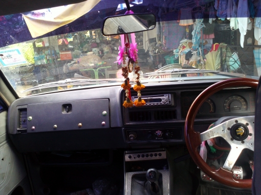 ขายอีซูซุ kb 4ประตู เครื่องเดิมเครื่องดีซัสซีไม่ผุ64000ครับต่อรองได้คับสนใจ 0802373520