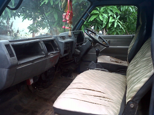 ขาย 6 ล้อ ISUZU NPR 115 เกียร์สั้น พวงมาลัยเพาเวอร์