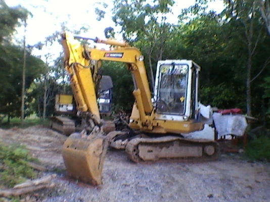 ขายKOMATSU PC 40-6 มีเก๋งแอร์เย็น สภาพสวยพร้อมใช้ ราคาต่อรองได้ ติดต่อได้ทีคุณ อ๊อฟ พิจิตร 086-737-9991