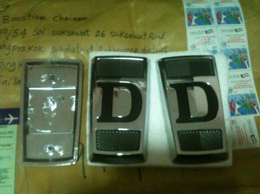 โลโก้ฝากระโปรง และกรองอากาศเครื่อง J13 Datsun 521 และอะไหล่หลายรายการ